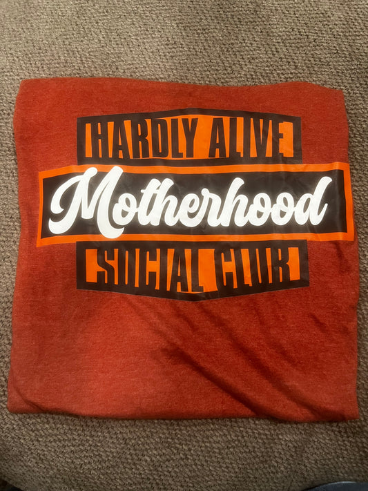 Hardly alive motherhood